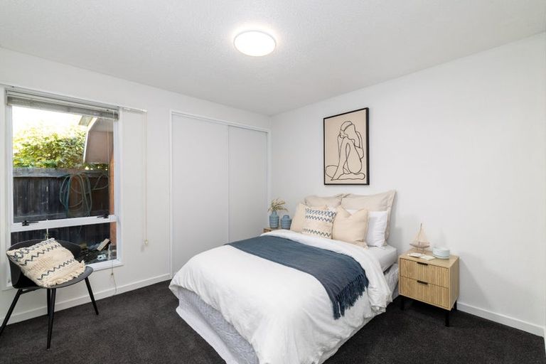 Photo of property in 2/52a Berkshire Drive, Avonhead, Christchurch, 8042