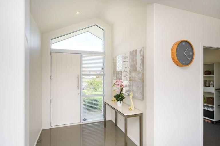 Photo of property in 175 Pacific Drive, Fitzherbert, Palmerston North, 4410