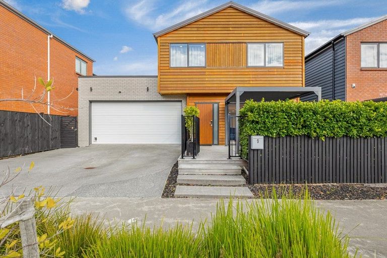 Photo of property in 3 Hea Road, Hobsonville, Auckland, 0616