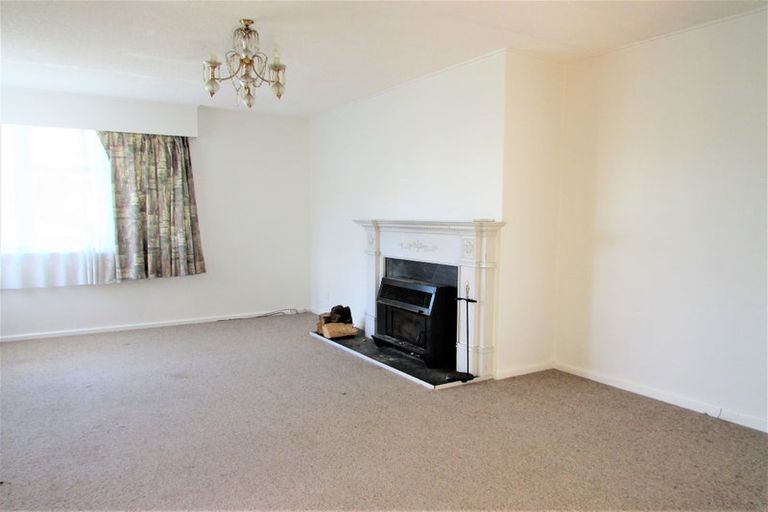 Photo of property in 102 Moorefield Road, Johnsonville, Wellington, 6037