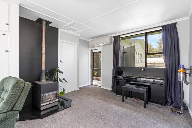 Photo of property in 31 Lake View Street, Waihola, Milton, 9073