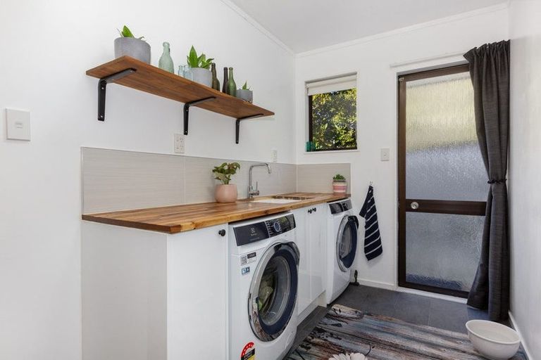 Photo of property in 19 Shackle Lane, Whitby, Porirua, 5024