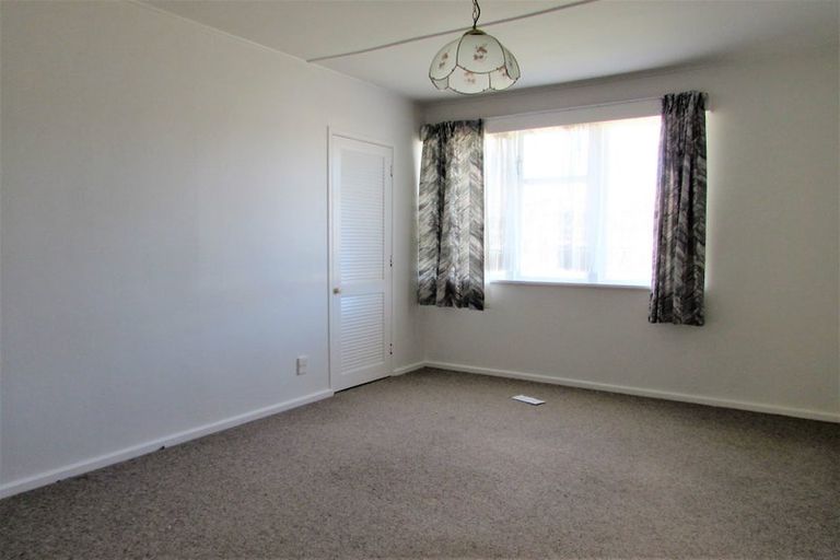 Photo of property in 102 Moorefield Road, Johnsonville, Wellington, 6037