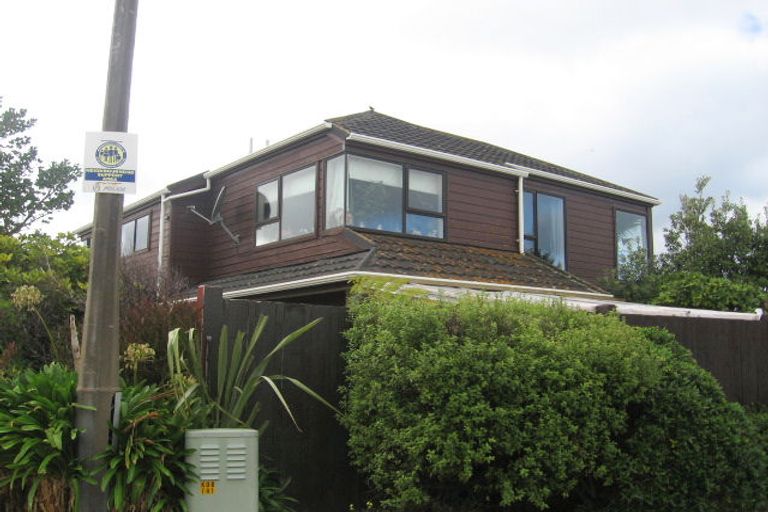 Photo of property in 3-5 Tamahine Street, Maupuia, Wellington, 6022