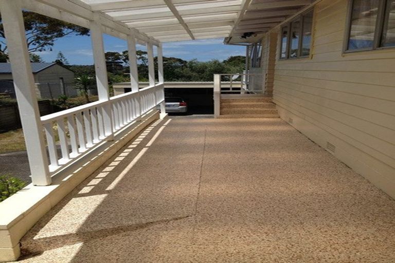 Photo of property in 18 Alton Terrace, Pakuranga Heights, Auckland, 2010