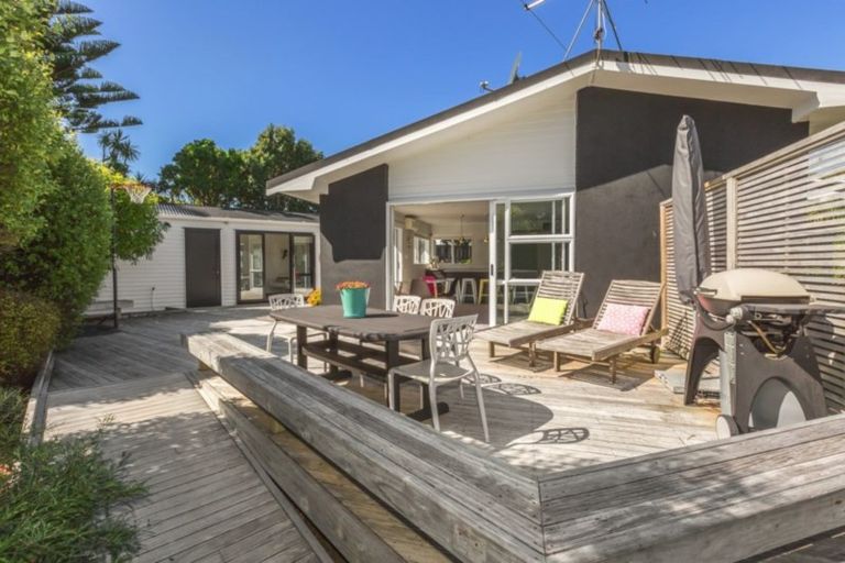 Photo of property in 30 Sea Vista Drive, Pukerua Bay, 5026