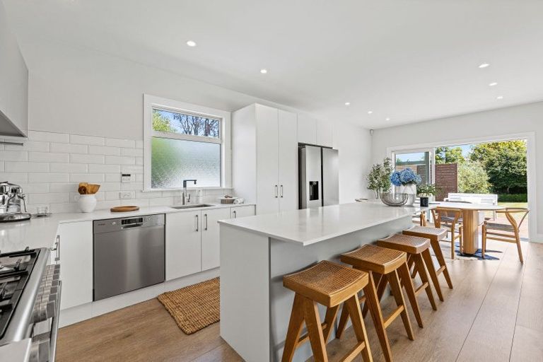 Photo of property in 3 Strowan Road, Strowan, Christchurch, 8052