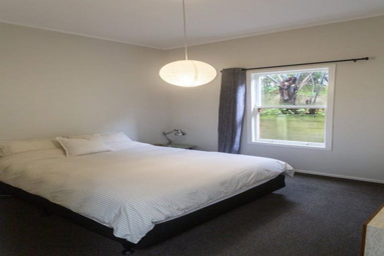 Photo of property in 39 Todman Street, Brooklyn, Wellington, 6021