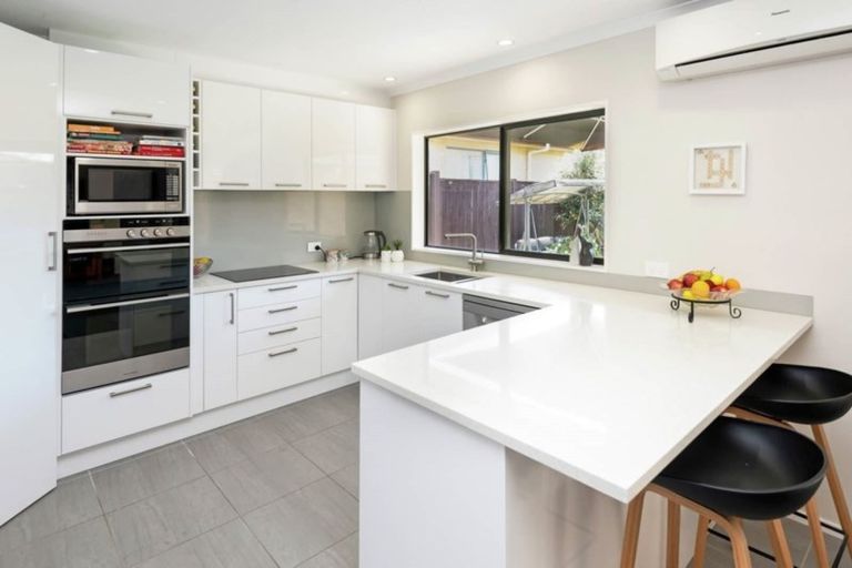 Photo of property in 9 Franshell Crescent, East Tamaki, Auckland, 2013