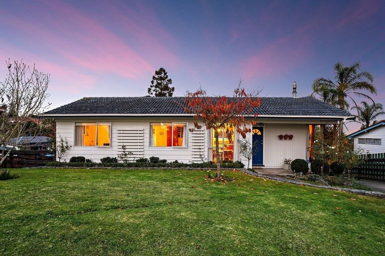 Photo of property in 24 Anich Road, Massey, Auckland, 0614