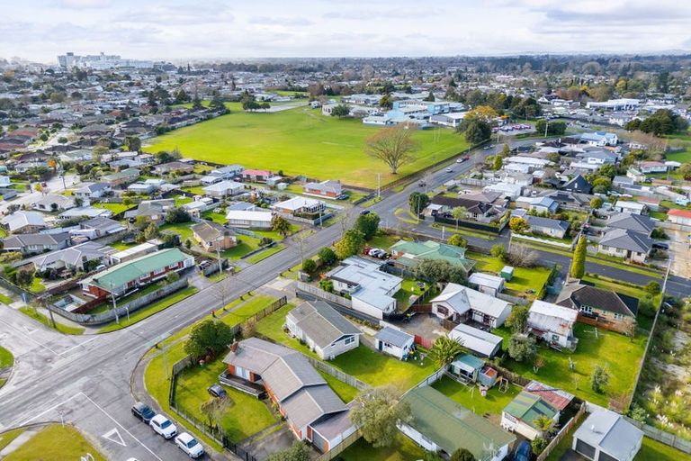 Photo of property in 53 Collins Road, Melville, Hamilton, 3206