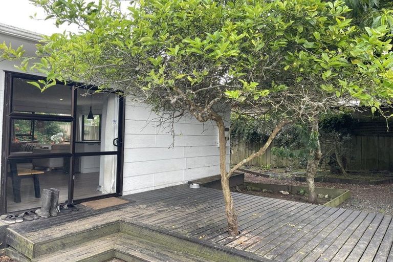 Photo of property in 1/38 Kaipatiki Road, Glenfield, Auckland, 0629