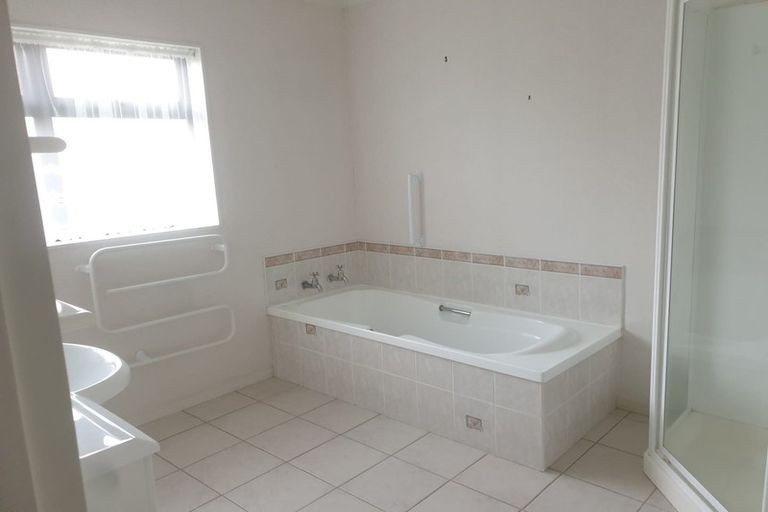 Photo of property in 19 Elmbridge Place, Owhata, Rotorua, 3010