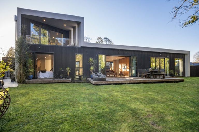 Photo of property in 11 Girvan Street, Fendalton, Christchurch, 8041