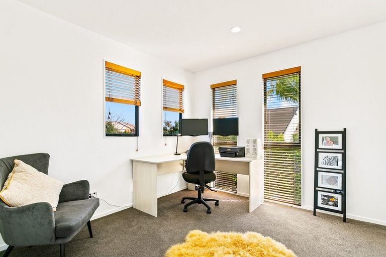 Photo of property in 37 Blue Heron Rise, Stanmore Bay, Whangaparaoa, 0932