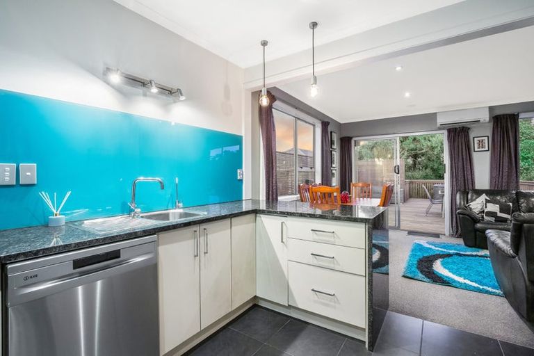 Photo of property in 25 Kapiti Crescent, Titahi Bay, Porirua, 5022