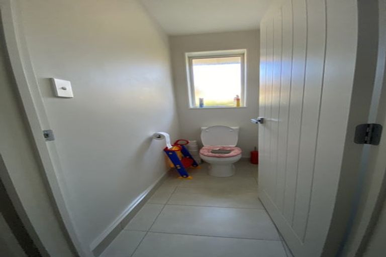 Photo of property in 86 Shillingford Boulevard, Rolleston, 7615