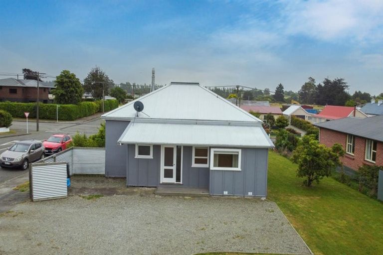 Photo of property in 7 Exeter Street, Waimate, 7924