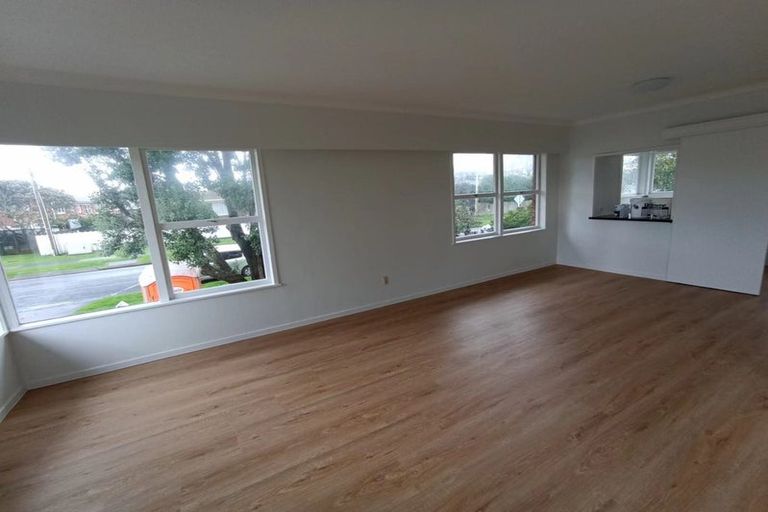 Photo of property in 2/16 Pupuke Road, Takapuna, Auckland, 0622