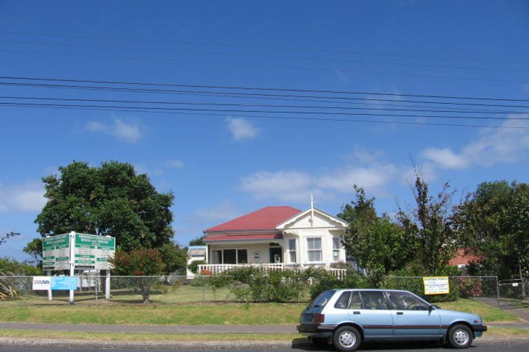 Photo of property in 134 Birkdale Road, Birkdale, Auckland, 0626