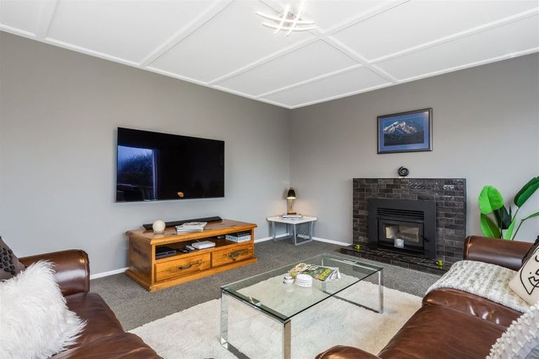 Photo of property in 22 Ernest Street, Ranui, Porirua, 5024