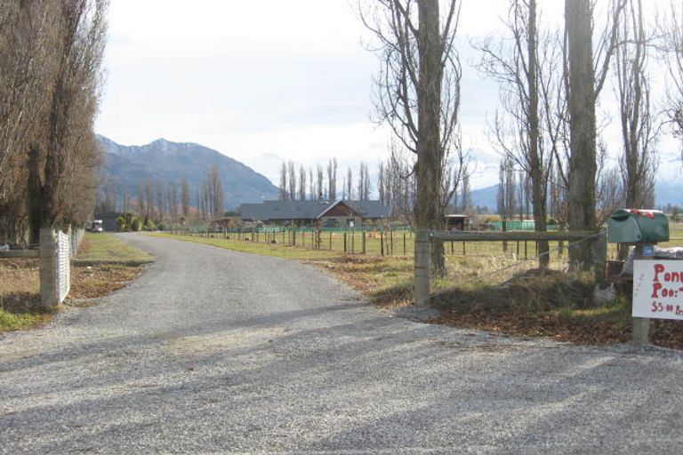 Photo of property in 296 Riverbank Road, Wanaka, 9382