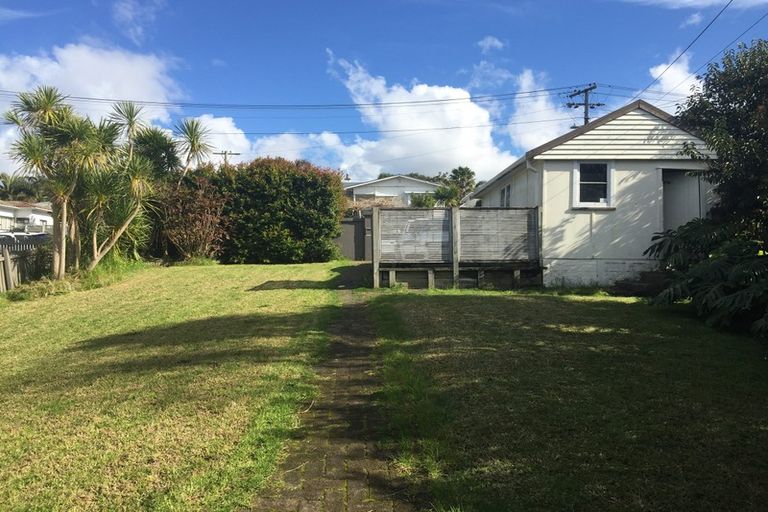 Photo of property in 47 Kiwi Road, Point Chevalier, Auckland, 1022