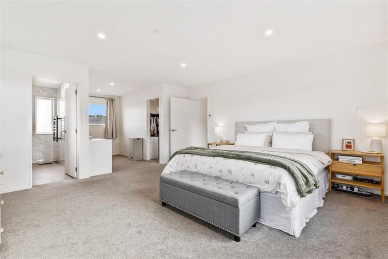 Photo of property in 12 Len Ireland Drive, Kumeu, 0810