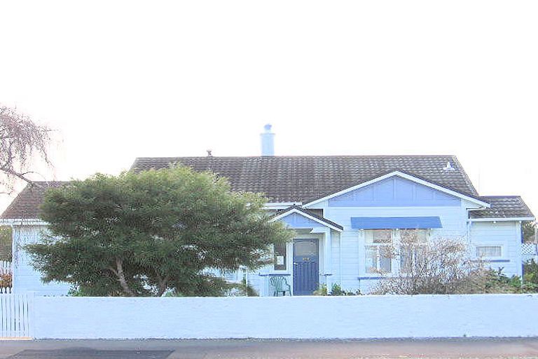 Photo of property in 21 Fitzroy Street, Terrace End, Palmerston North, 4410