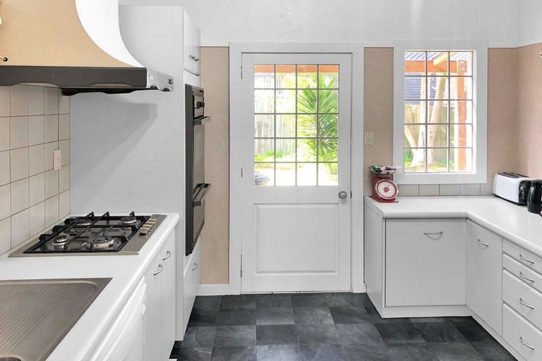 Photo of property in 21 Joffre Street, Frankton, Hamilton, 3204