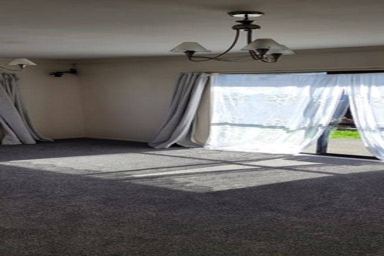 Photo of property in 3b Charlenne Close, Ranui, Auckland, 0612