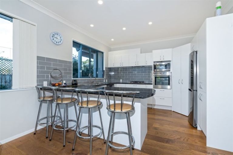 Photo of property in 3 Opal Close, Rosedale, Auckland, 0632