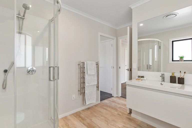 Photo of property in 39 Strathmore Avenue, Levin, 5510