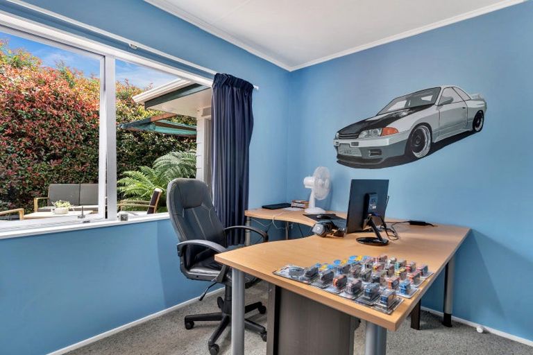 Photo of property in 55 Charles Street, Carterton, 5713