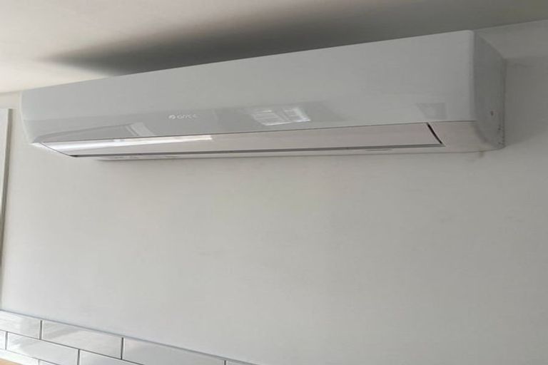 Photo of property in 20 Oakland Street, Northcote, Christchurch, 8052