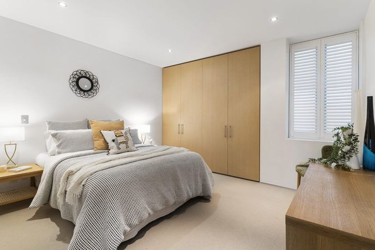 Photo of property in Sanctum Apartment, 10 Ebor Street, Te Aro, Wellington, 6011