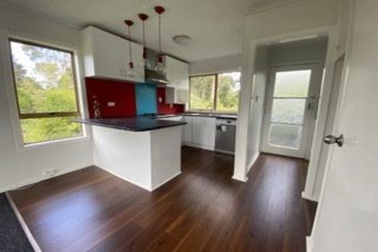 Photo of property in 302 Swanson Road, Henderson, Auckland, 0610
