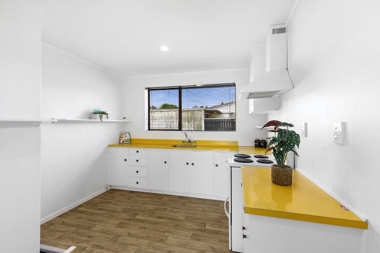 Photo of property in 1/21 Roband Crescent, Brown Owl, Upper Hutt, 5018