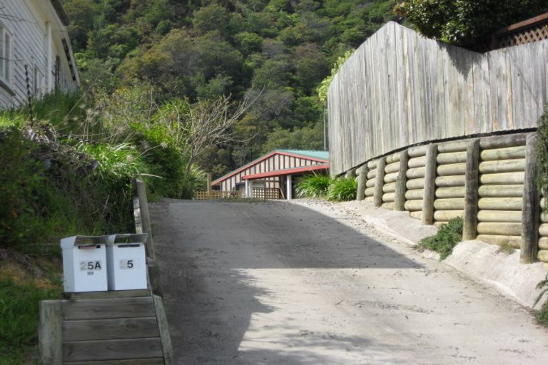 Photo of property in 25 Hampden Street, Picton, 7220