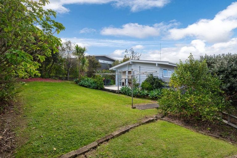 Photo of property in 44 Woodstock Road, Forrest Hill, Auckland, 0620