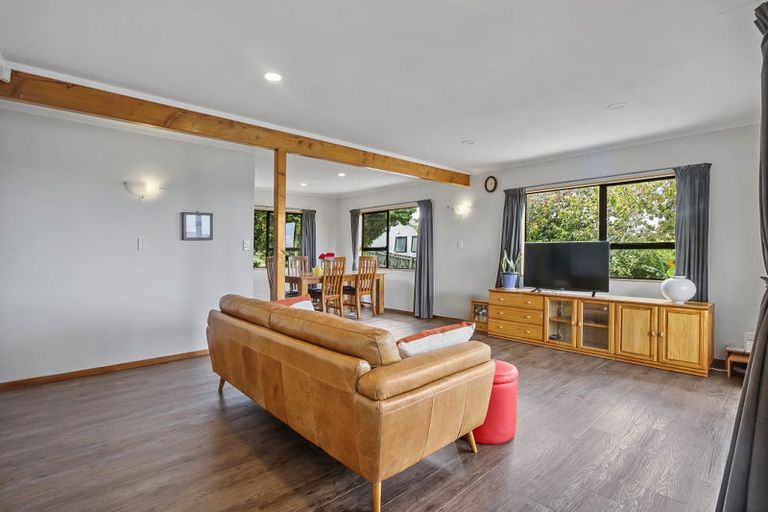 Photo of property in 1/254 Sturges Road, Henderson, Auckland, 0612