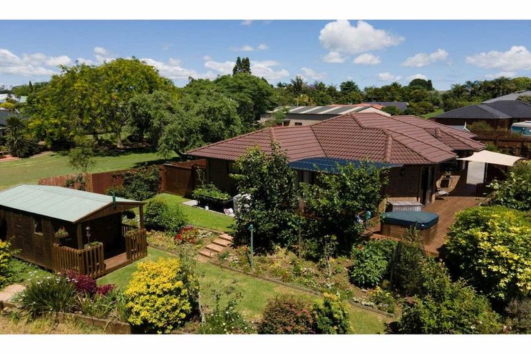 Photo of property in 12 Baska Voda Drive, Kerikeri, 0230