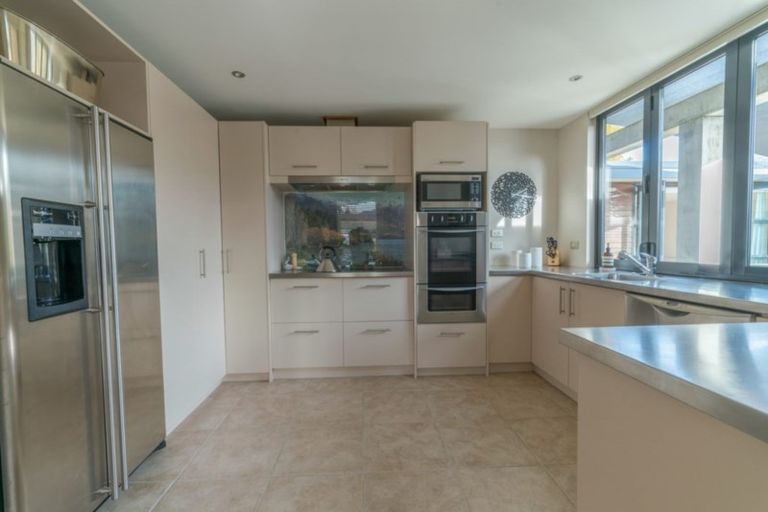 Photo of property in 1 Waimana Place, Wanaka, 9305