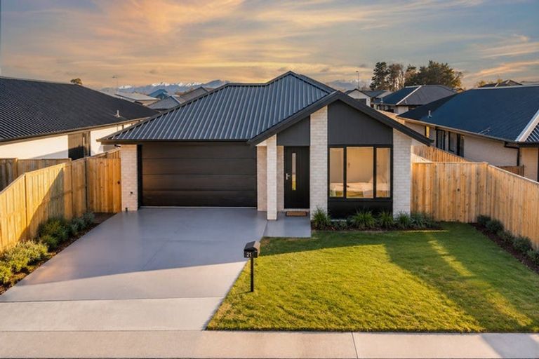 Photo of property in 21 Herridge Street, Woodend, 7610