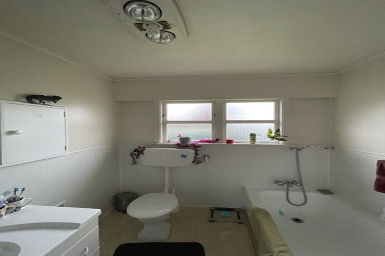 Photo of property in 2/29 Priscilla Crescent, Kingston, Wellington, 6021