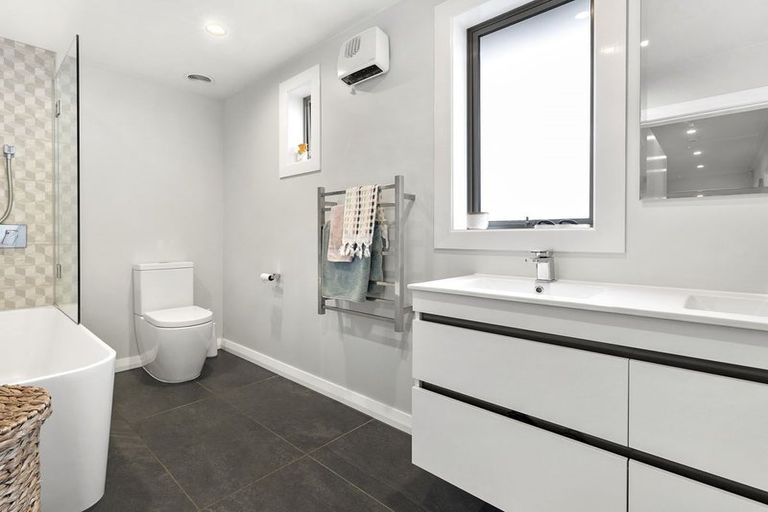 Photo of property in 14 Bradford Street, Bradford, Dunedin, 9011