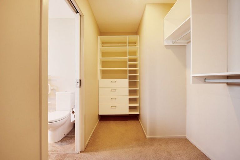 Photo of property in 52 Tamworth Crescent, Newlands, Wellington, 6037