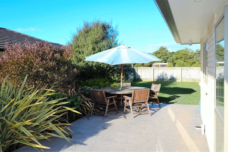 Photo of property in 2 Madison Street, Carterton, 5713