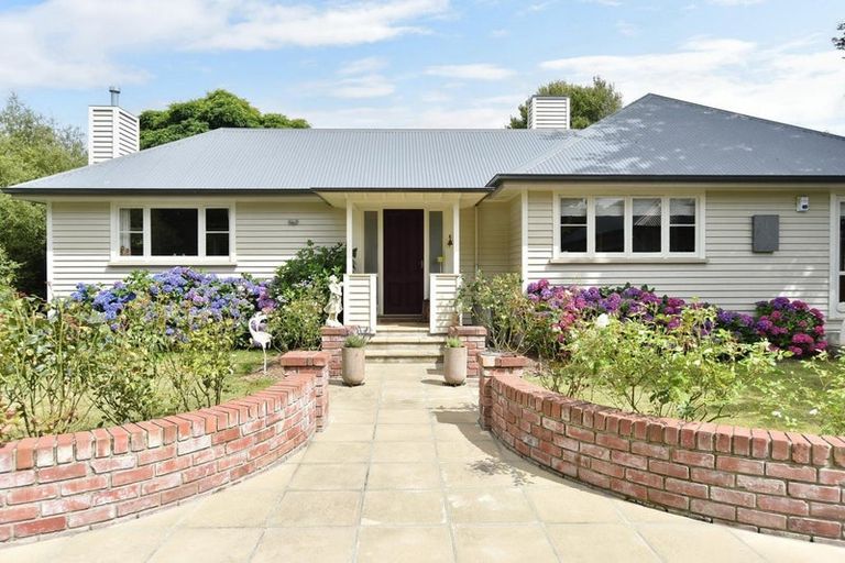 Photo of property in 77 Watsons Road, Harewood, Christchurch, 8051