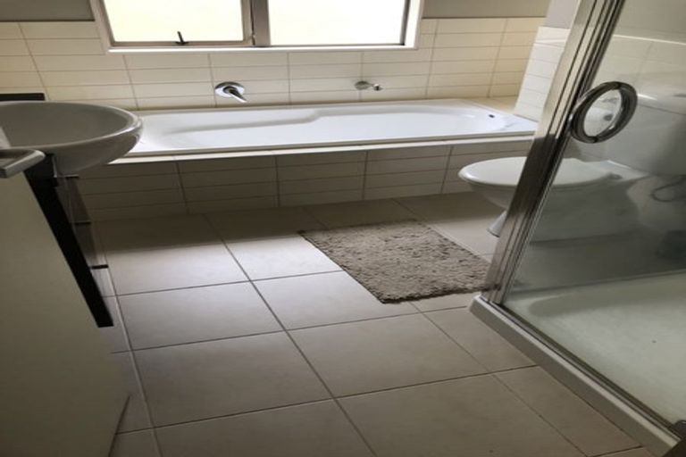 Photo of property in 111 Baverstock Road, Flat Bush, Auckland, 2016